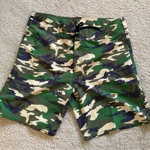 Barbell Apparel Camo woodland bdu board short